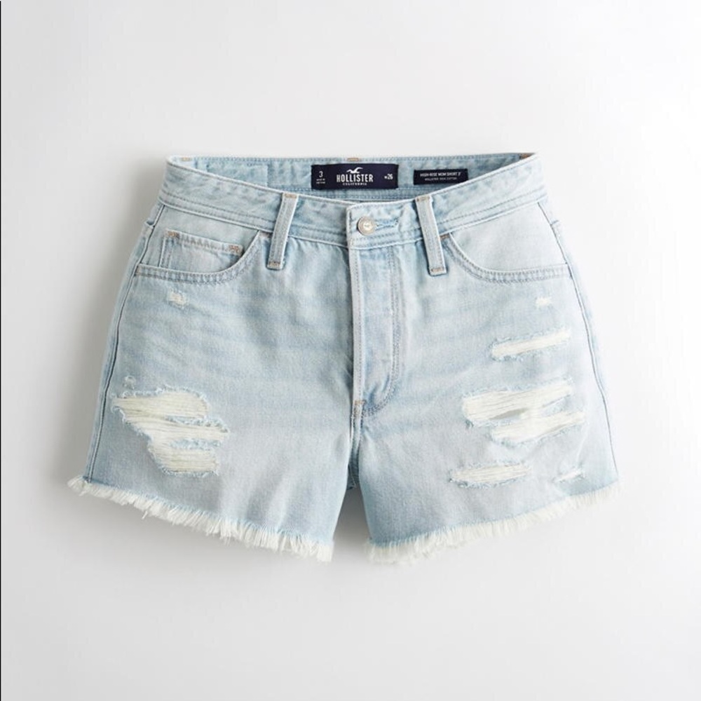 Light denim Hollister shorts!